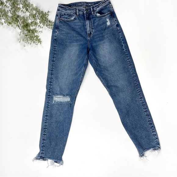 AMERICAN EAGLE • Highest Rise Mom Jean - Picture 4 of 10